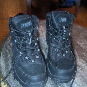 Men’s 7.5  HI-TEC Steel Toe Work Boots